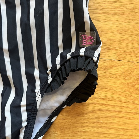 Rufflebutts Toddler Girl Black White Stripe Swimsuit Bows Size 4t - Picture 4 of 8